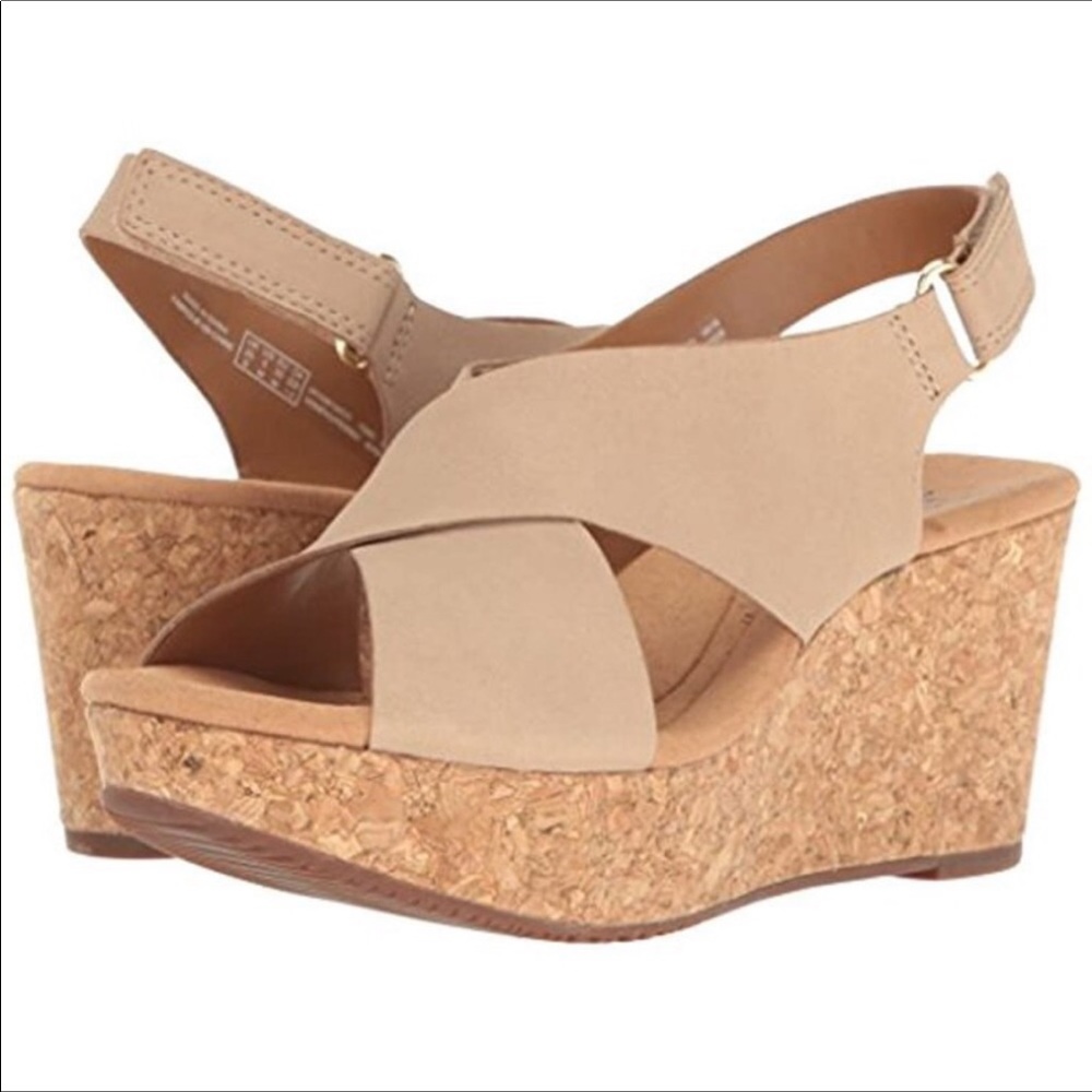Clarks Annadel Eirwyn Wedge 7 1/2 M in Sand